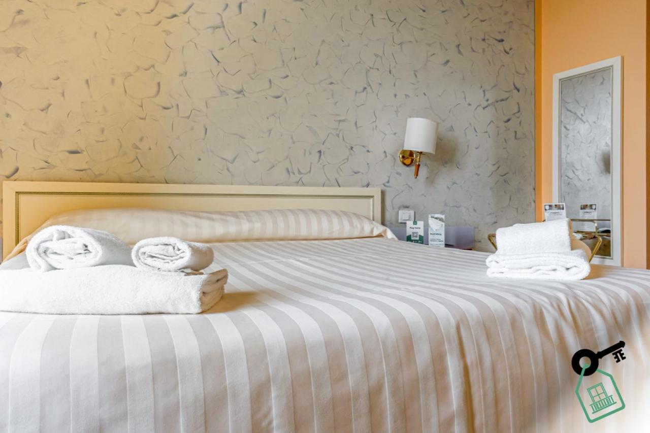 Hotel Rooms Lago Maggiore Verbania Extérieur photo