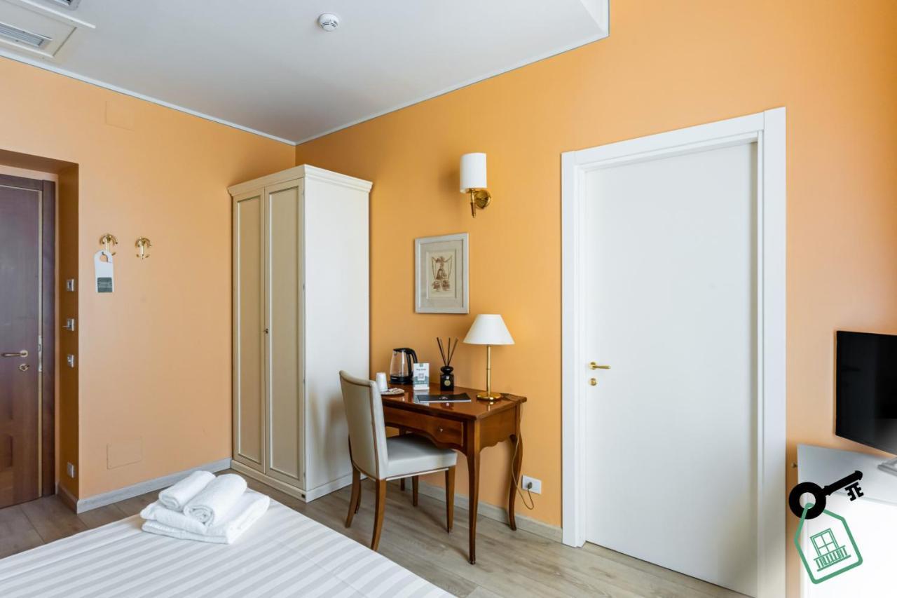 Hotel Rooms Lago Maggiore Verbania Extérieur photo